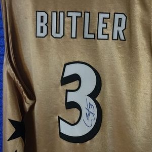Autographed 2006 Caron Butler alternate jersey